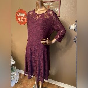 Women’s burgundy lace dress